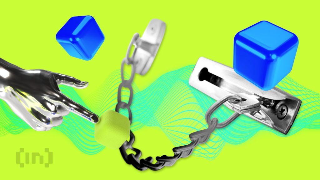 Crypto Market Sinks $125 Billion After Trump’s New China Tariff Threat – What’s Next?