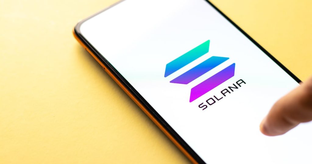Solana Mobile to airdrop 30% of smartphone token supply – DL News Solana Mobile to airdrop 30% of smartphone token supply – DL News